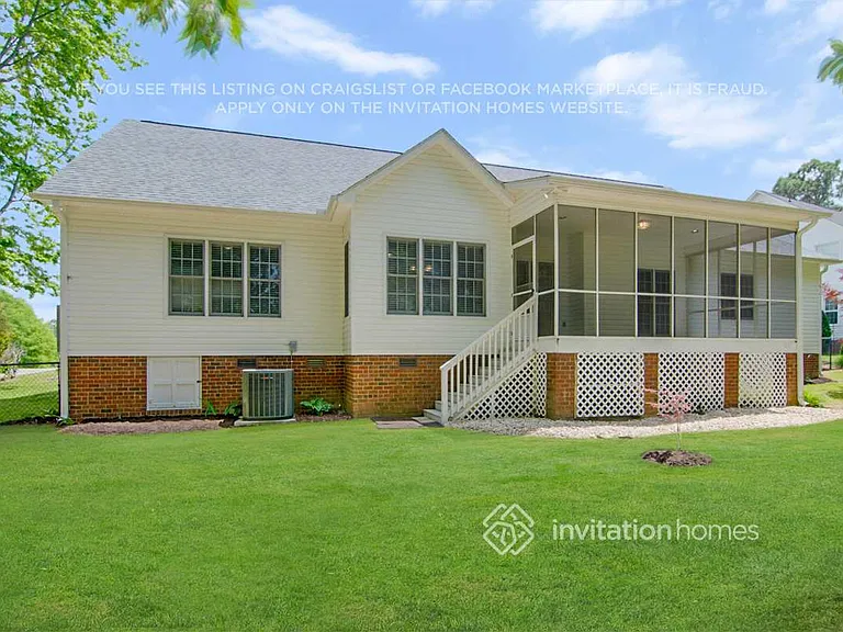 405 Broadmoor Way — Photo 24