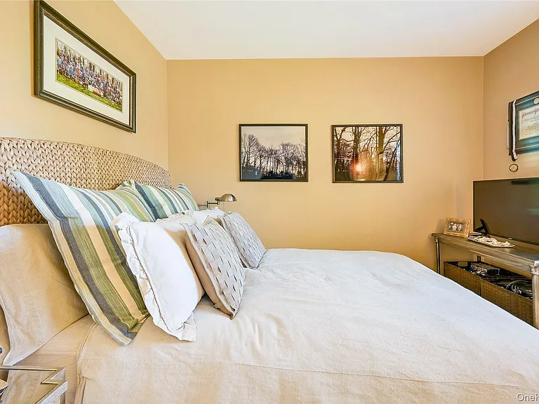 215 Kouros Rd — Photo 22