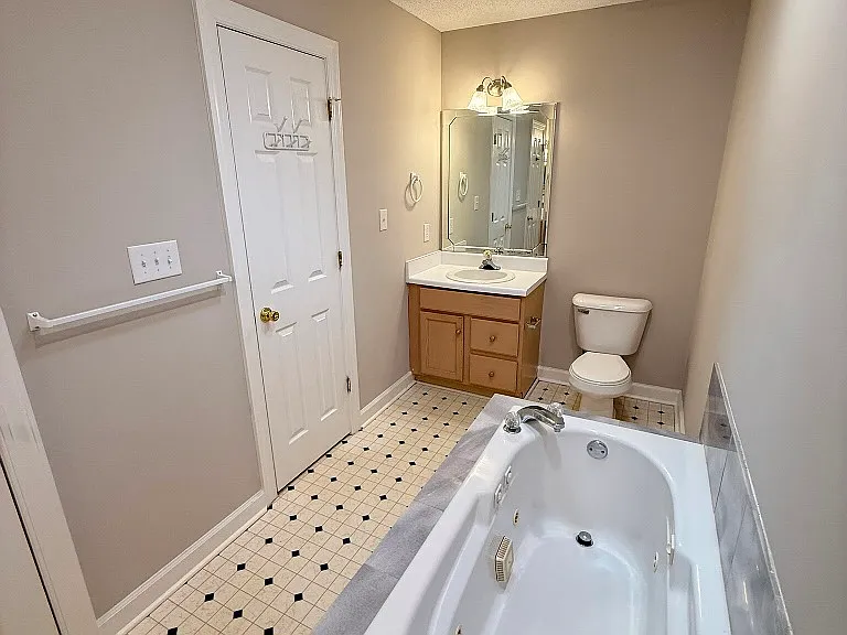 3449 Westgate Dr — Photo 29