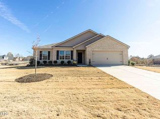 85 Twin Lakes Dr, Byhalia, MS 38611