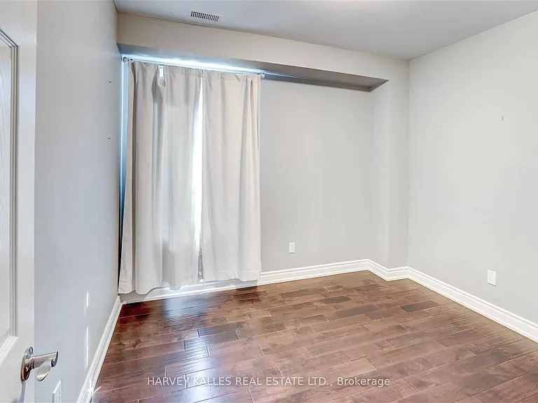 58 Sandford Ave — Photo 20