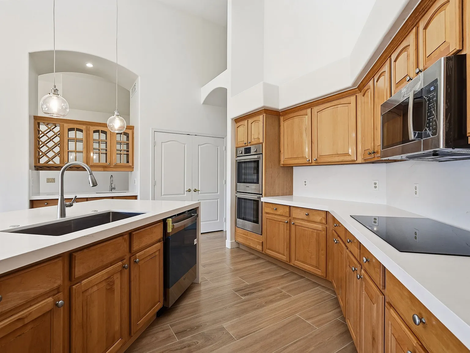 4 bed, 2925 sqft, $3,600 — Photo 3