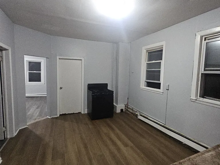 94 N 3rd St #3 — Photo 4