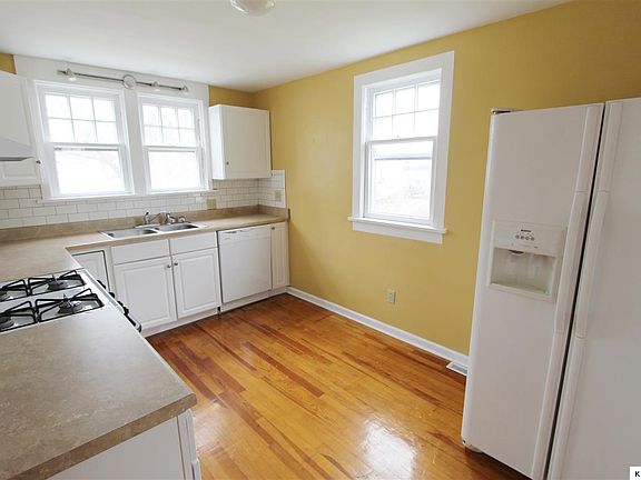 4th image of 127 Cliff St