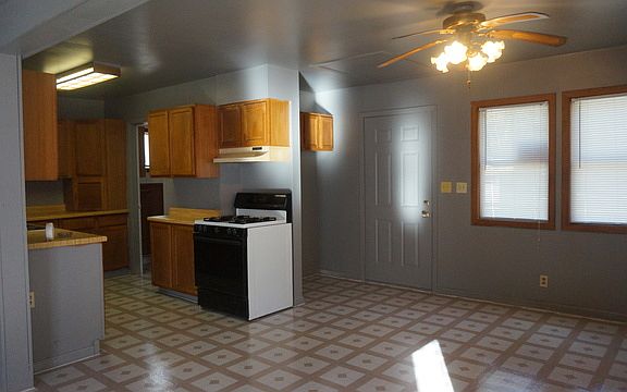5th image of 16 Elmwood Ave