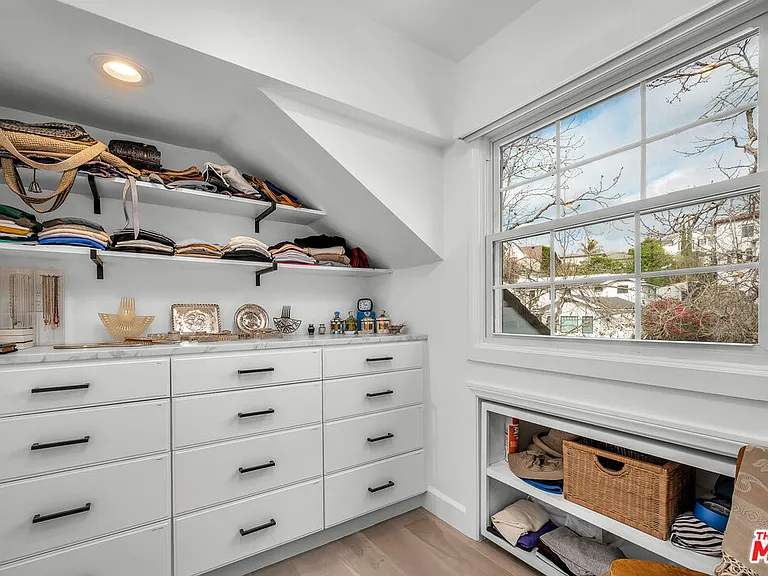 751 Westholme Ave — Photo 21