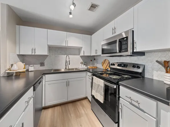 Palm Court Apartments