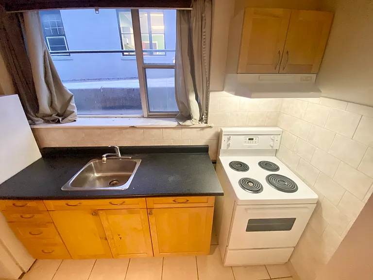284 Lawrence Ave W #B3 — Photo 7