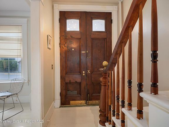 3rd image of 556 State Street