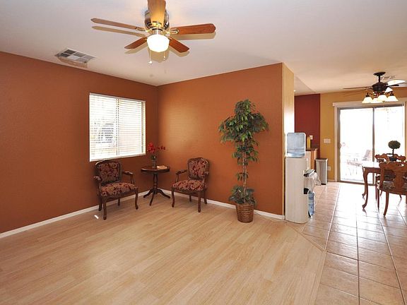 4th image of 988 Allerton Way