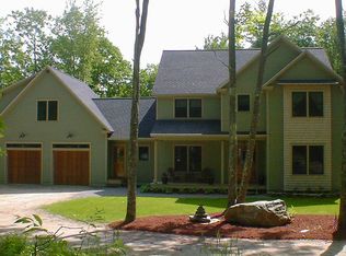 22 Adeas Ln, Topsham, ME 04086