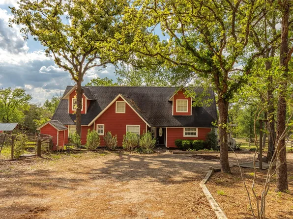 636 Deer Run Rd, Bellville, TX 77418