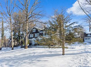 534 Pelham Manor Rd, Pelham, NY 10803