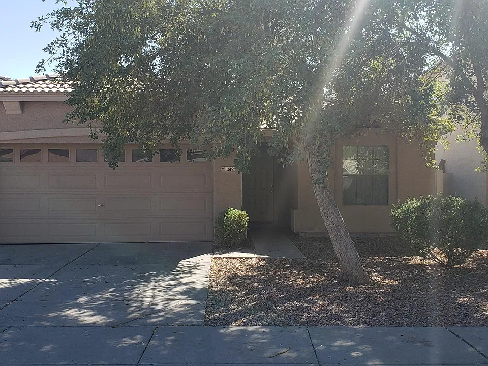 1619 W Hidalgo Ave
