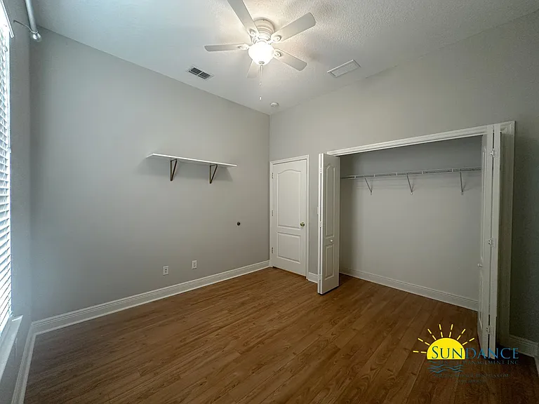 1533 Venice Ave — Photo 14
