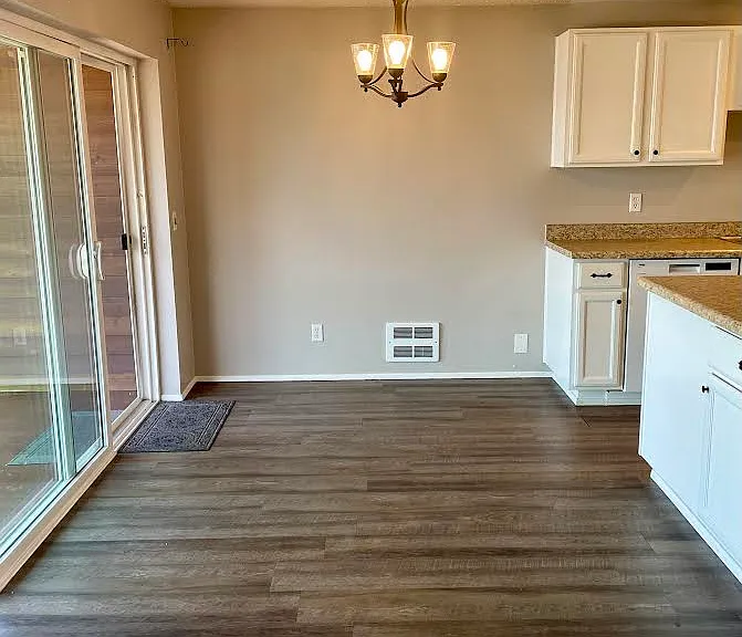 307 Perry Ave N — Photo 4