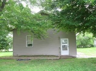 537 N High St, Jamestown, IN 46147