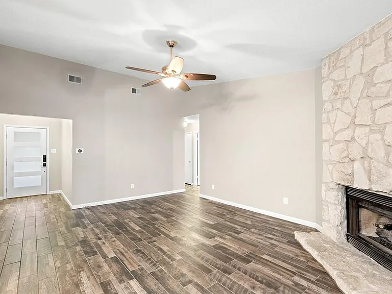9708 Moorberry St — Photo 4