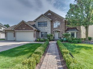 4N747 Blue Lake Cir E, St Charles, IL 60175