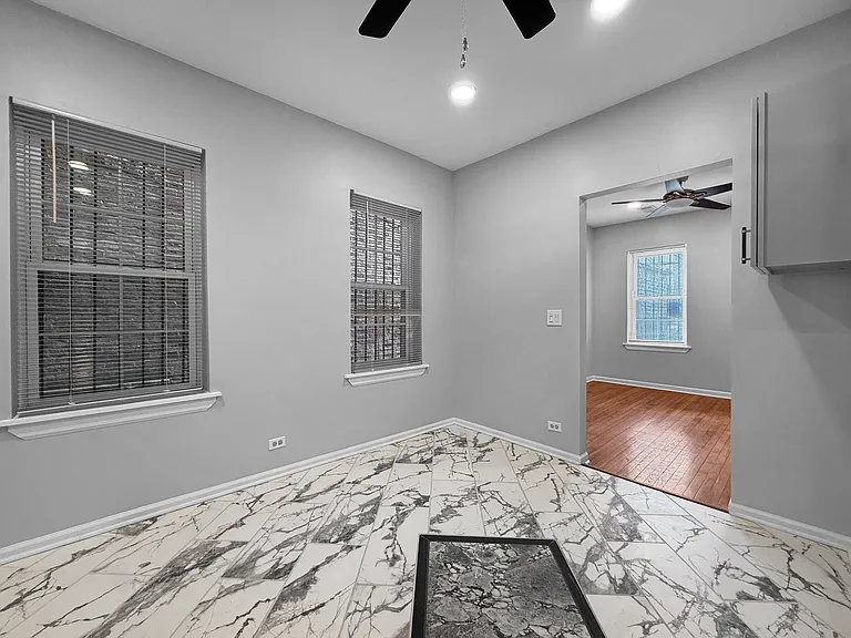 1642 N Marshfield Ave #1R — Photo 3