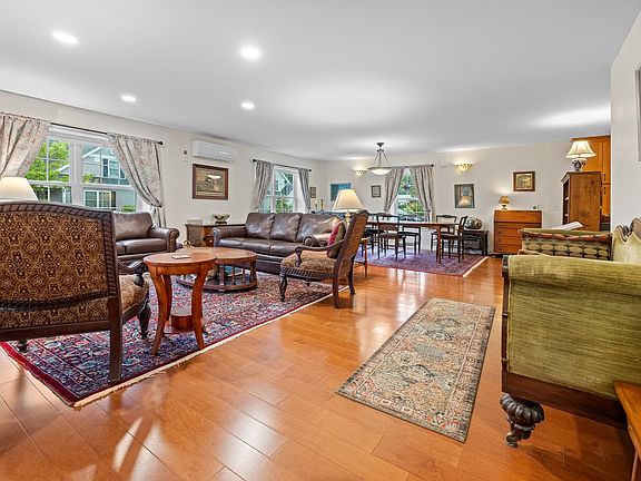 5th image of 62 Pullman Lane