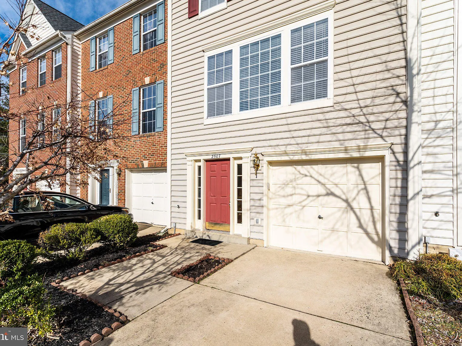 3 bed, 3.5 bath, 1800 sqft, $2,850 — Photo 3