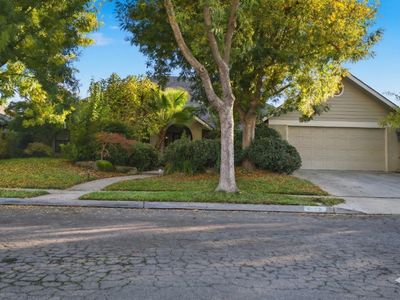 1123 E Cole Avenue, Fresno, CA, 93720