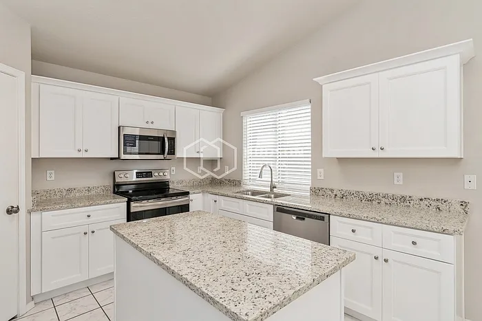 843 E Morelos St — Photo 8