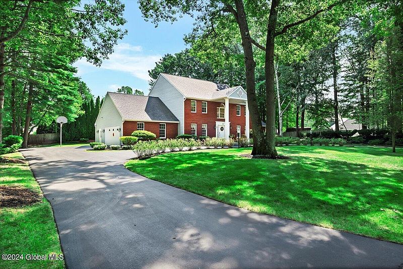 2nd image of 40 Timberwick Drive