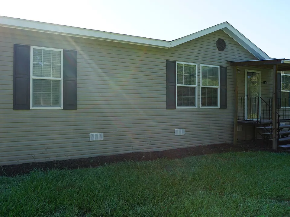3876 Rowell Rd