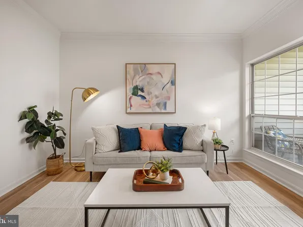 4862 Eisenhower Ave Unit 273, Alexandria, VA 22304