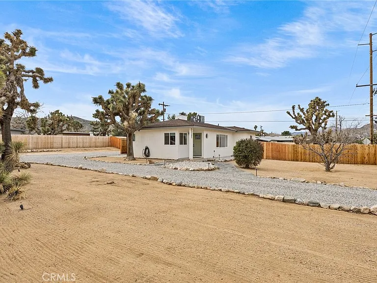 55585 Onaga Trl — Photo 34