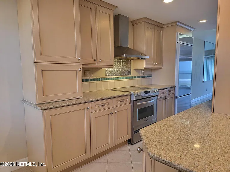 1901 1st St N #203 — Photo 4