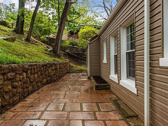 4th image of 1728 Massey Cir