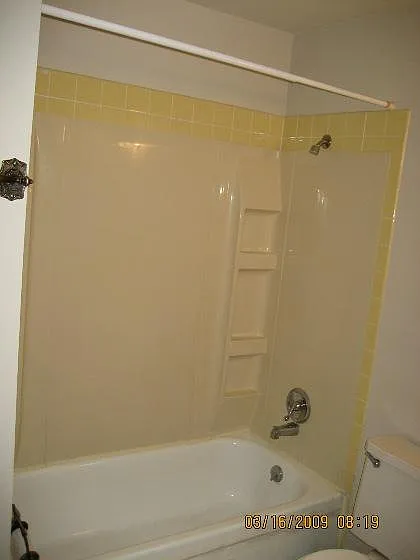 2809 Maplewood Dr — Photo 2