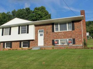 1705 Green Valley Dr, Kingsport, TN 37664