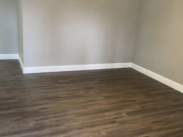 711 Governor St APT B, Springfield, IL 62704