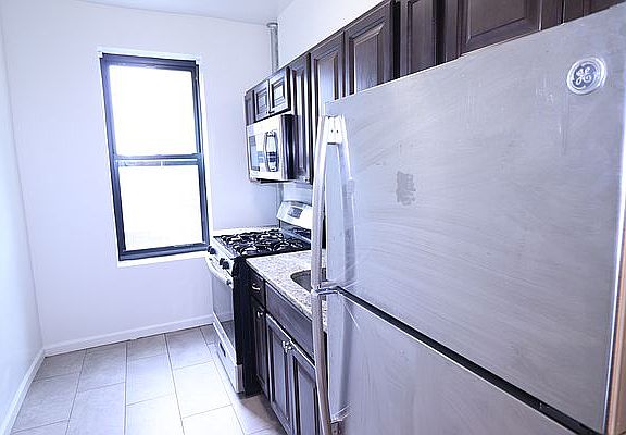 5th image of 37-33 College Point Blvd APT B3d