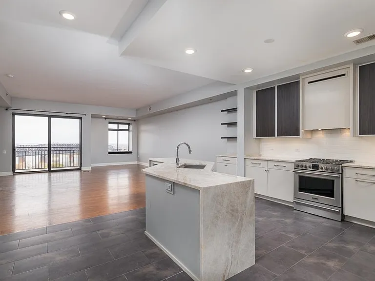 717 Riverside Dr #1105 — Photo 3