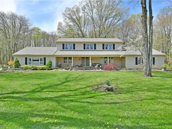 4006 State Line Rd, Hubbard, OH 44425