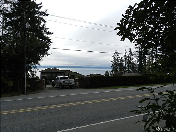 3rd image of 800 Block East Camano Dr