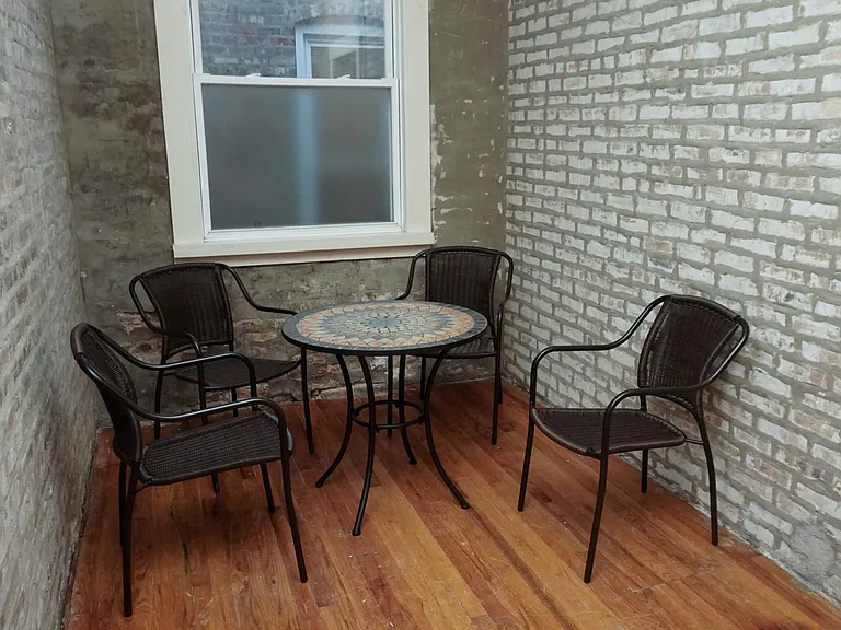3245 W Division St — Photo 14