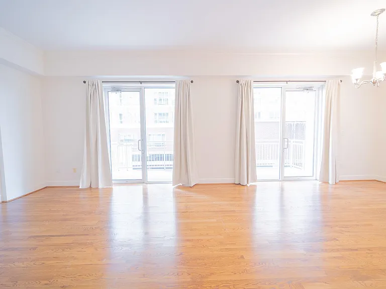 2520 Robinhood St #505 — Photo 9