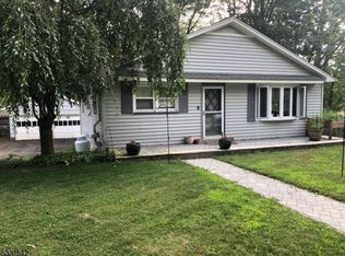 20 Lackawanna Trl, Hopatcong, NJ 07843