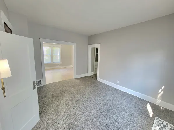 1102 S Freedom Ave, Alliance, OH 44601