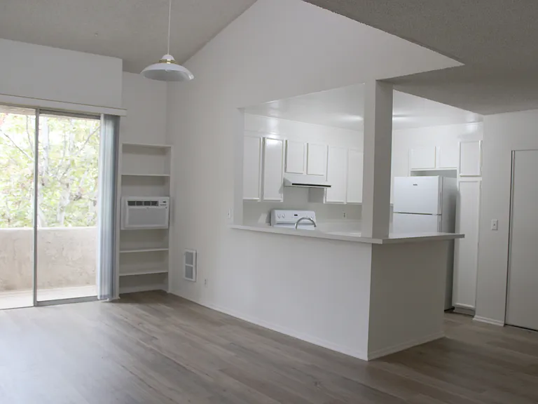 Barry Apartments — Photo 15