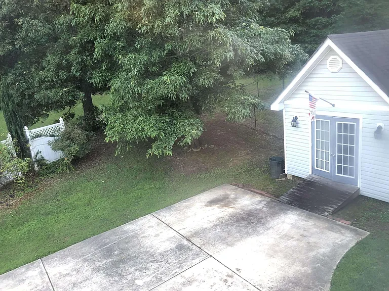 250 Dillion Dr — Photo 25