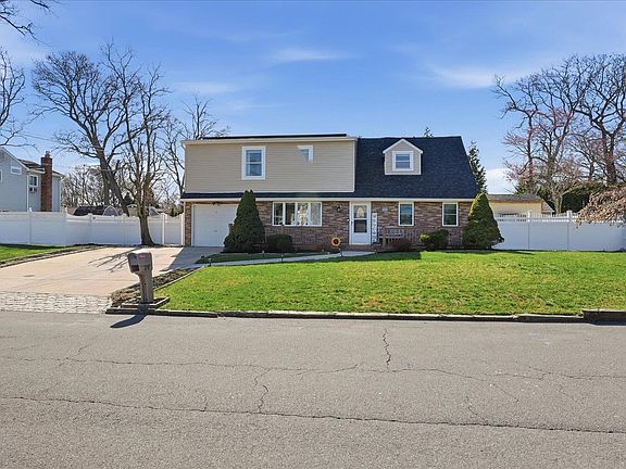 3rd image of 178 Geery Avenue