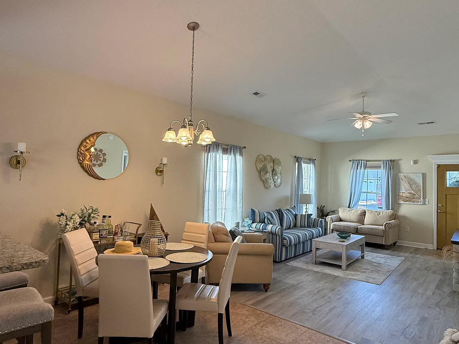 3 bed, 1266 sqft, $1,900 — Photo 3