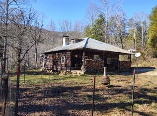 380 Lakey Creek Dr, Franklin, NC 28734